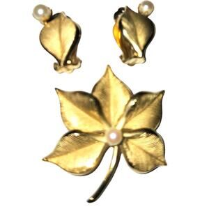 Vtg Signed Gizelle 1/20 GF 12K Pearl  Pin Brooch Clip Earrings Set